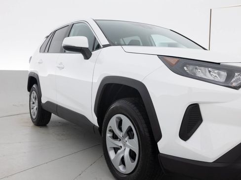 Used 2022 Toyota RAV4 LE FWD image 11