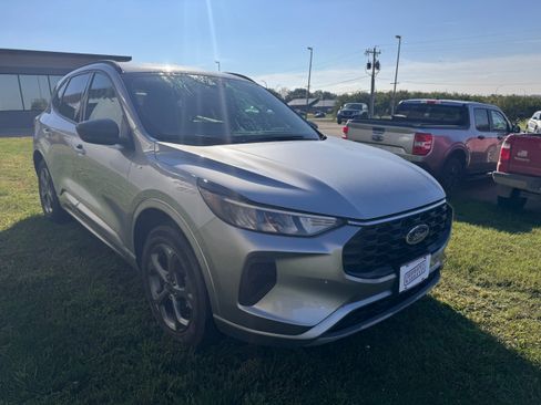 Used 2023 Ford Escape ST-Line w/ Tech Pack #1 image 4