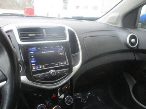 Used 2018 Chevrolet Sonic LT w/ Convenience Package image 39