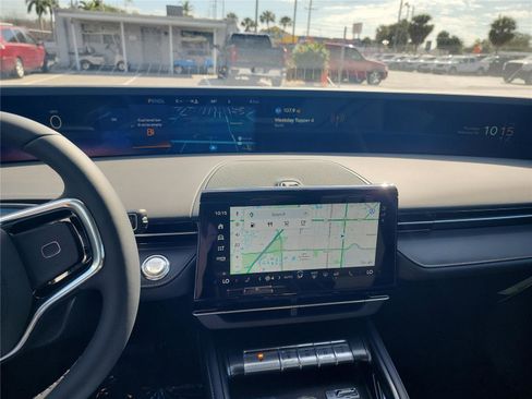 New 2026 Lincoln Nautilus Premier image 32