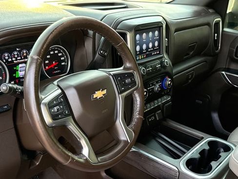 Used 2022 Chevrolet Silverado 2500 LTZ w/ LTZ Premium Package AWD/4WD image 16
