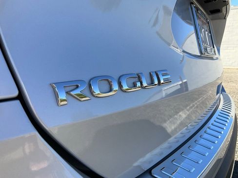 Used 2020 Nissan Rogue SL w/ Premium Package image 21