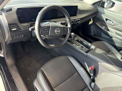 New 2026 Nissan Sentra SR w/ SR Premium Package FWD image 23