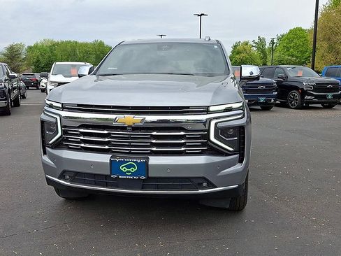 Certified 2025 Chevrolet Suburban Premier w/ Sun And Tow Package AWD/4WD image 6