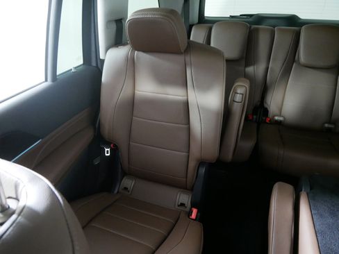 Used 2024 Mercedes-Benz GLS 450 4MATIC image 12