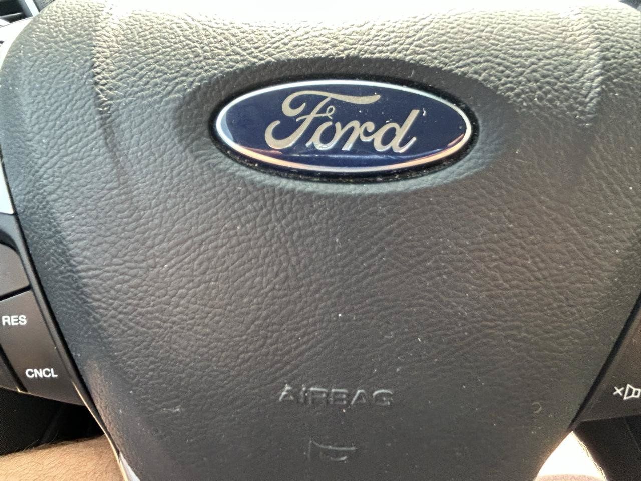 Used 2015 Ford Edge SEL w/ Equipment Group 201A AWD/4WD image 19