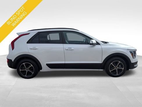 Certified 2023 Kia Niro EX w/ EX Cold Weather Package FWD image 7