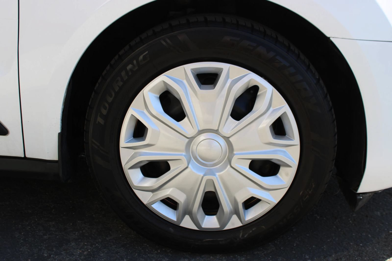 Used 2019 Ford Transit Connect XLT FWD image 14