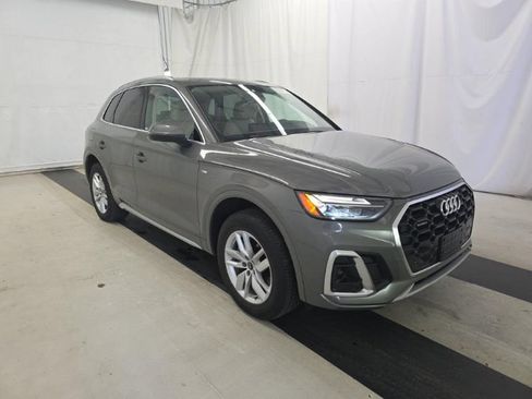 Used 2023 Audi Q5 2.0T Premium w/ Convenience Package AWD/4WD image 3