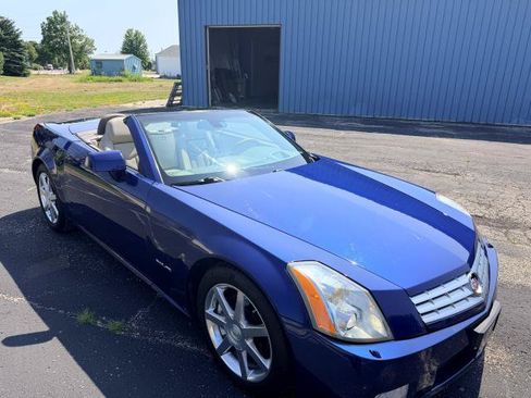 Used 2005 Cadillac XLR RWD image 10