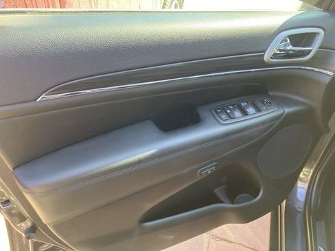 Certified 2021 Jeep Grand Cherokee Limited w/ Trailer Tow Group IV image 2