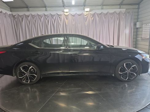 Used 2024 Nissan Altima 2.5 SR FWD image 9