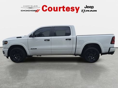 Used 2025 RAM 1500 Big Horn AWD/4WD image 7