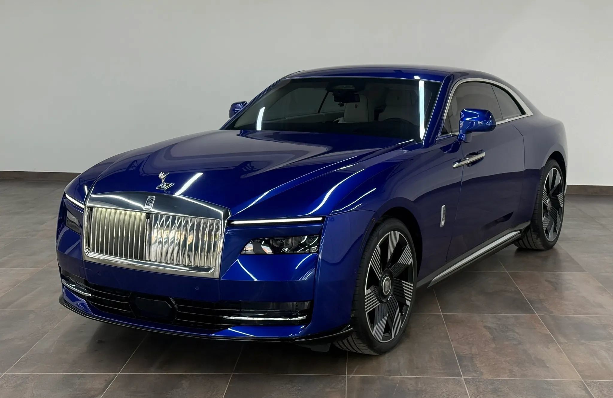 Used 2025 Rolls-Royce Spectre AWD/4WD image 2