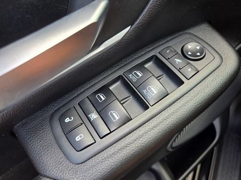 Used 2021 RAM 1500 Big Horn RWD image 28