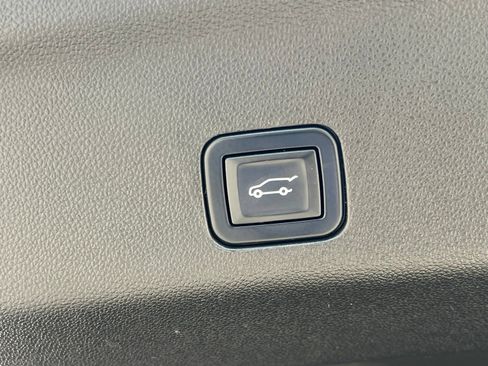 Used 2021 GMC Yukon Denali image 17