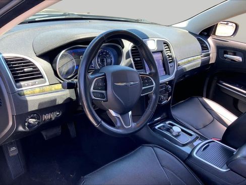 Used 2022 Chrysler 300 Touring L w/ Popular Equipment Group AWD/4WD image 17