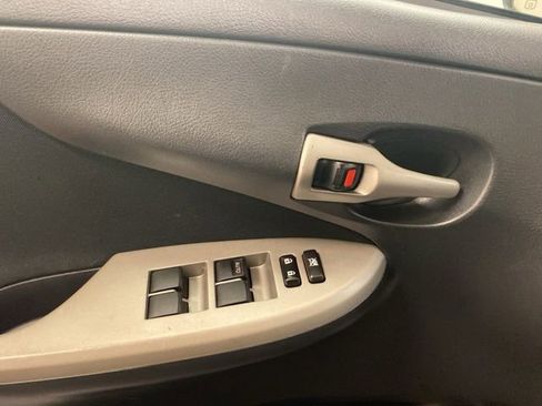 Used 2011 Toyota Corolla S image 15