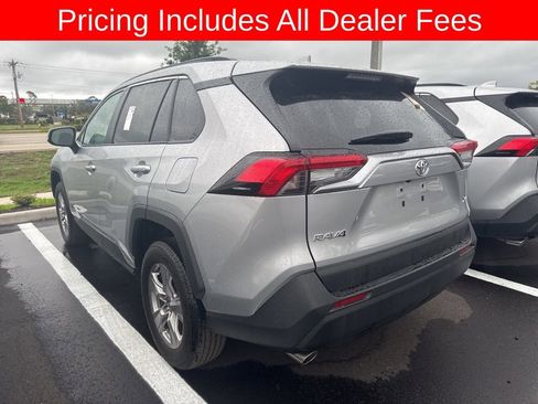Used 2025 Toyota RAV4 XLE FWD image 5