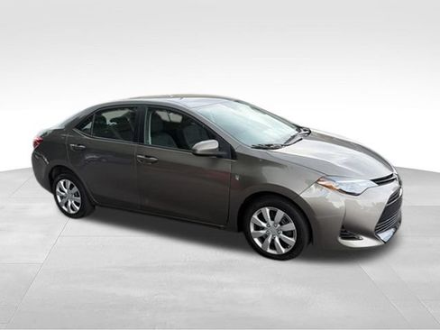 Used 2017 Toyota Corolla LE FWD image 20