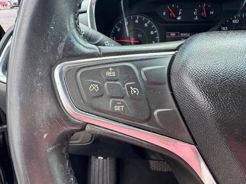 Used 2018 Chevrolet Equinox LT FWD image 15