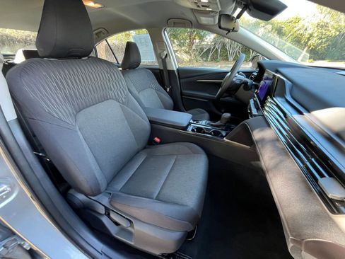 Used 2025 Toyota Camry LE image 35