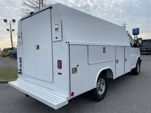 New 2025 Chevrolet Express 3500 w/ Power Convenience Package image 7