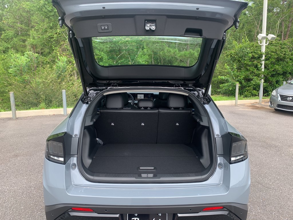 New 2026 Nissan Leaf Platinum+ FWD image 5