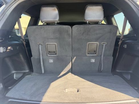 Used 2025 Jeep Grand Cherokee L Laredo RWD image 16