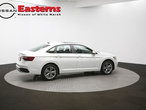 Used 2023 Volkswagen Jetta SE w/ Panoramic Sunroof Package image 77