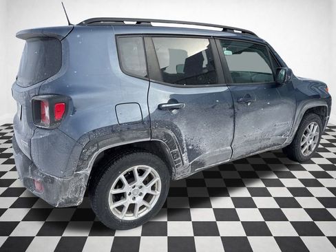 Used 2020 Jeep Renegade Latitude w/ Cold Weather Group image 30