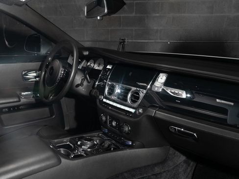 Used 2015 Rolls-Royce Ghost RWD image 31