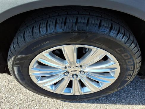 Used 2020 Ford Explorer Limited w/ Class III Trailer Tow Package image 10