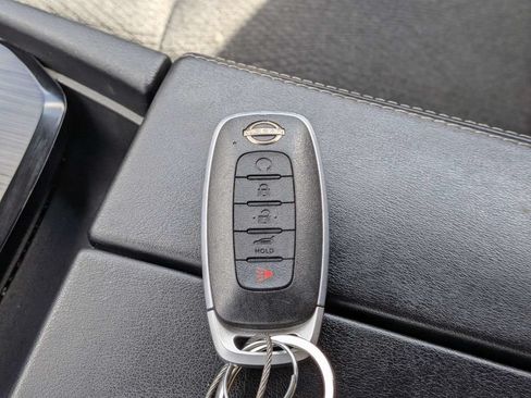 Used 2025 Nissan Rogue SV AWD/4WD image 30