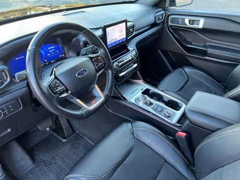 Used 2022 Ford Explorer ST w/ ST Street Pack image 18