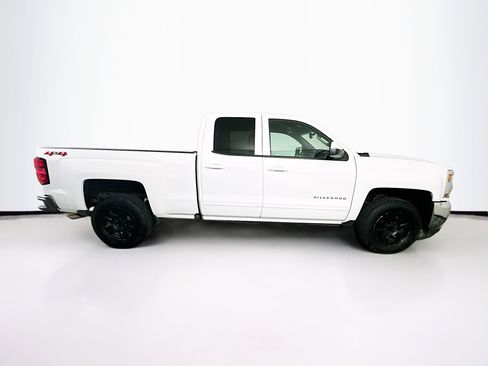 Used 2018 Chevrolet Silverado 1500 LT AWD/4WD image 10