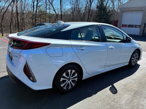 Used 2022 Toyota Prius Prime Limited image 6