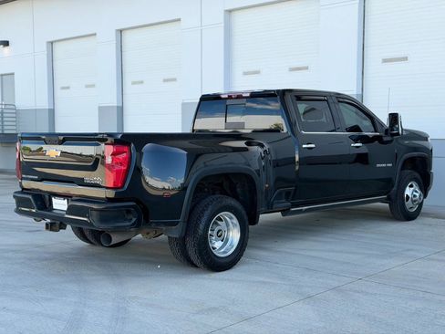 Used 2022 Chevrolet Silverado 3500 High Country AWD/4WD image 5