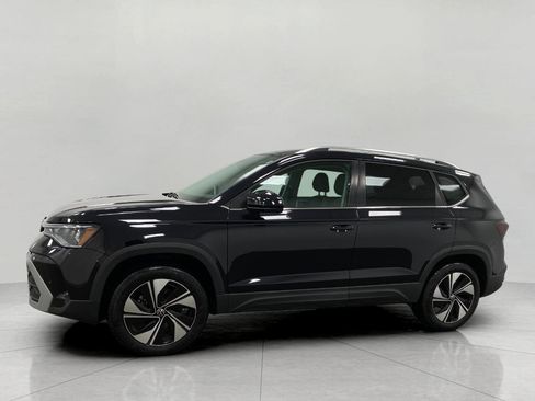 Used 2025 Volkswagen Taos SE AWD/4WD image 37