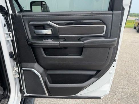 Used 2022 RAM 2500 Laramie AWD/4WD image 40