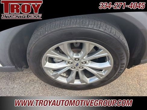 Used 2020 Ford Explorer XLT w/ Equipment Group 202A image 13