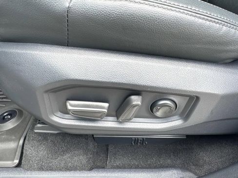 Used 2025 Toyota Tundra Limited image 10