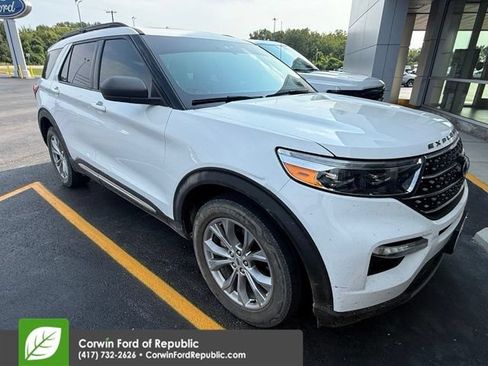 Used 2021 Ford Explorer XLT w/ Equipment Group 202A AWD/4WD image 9