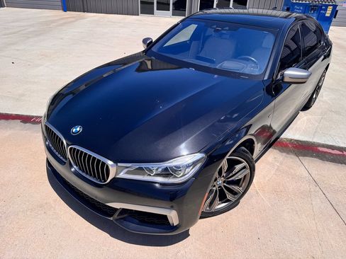 Used 2018 BMW M760i xDrive AWD/4WD image 10