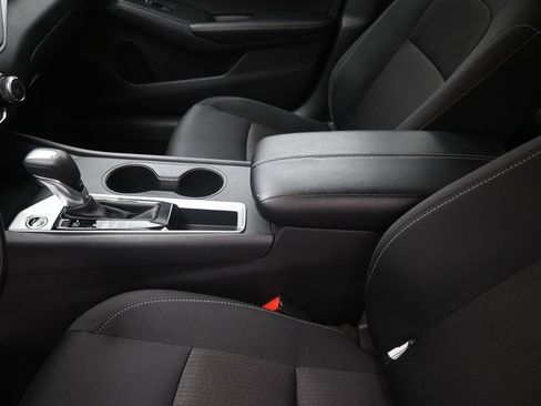 Used 2025 Nissan Altima 2.5 SV FWD image 21