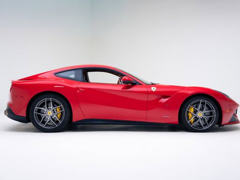 Used 2014 Ferrari F12 Berlinetta image 3