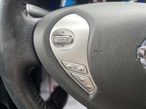 Used 2013 Nissan Leaf S w/ Charger Pkg image 17