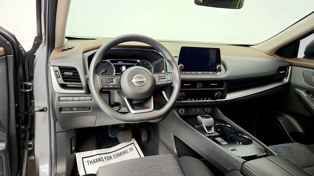 Used 2023 Nissan Rogue SV FWD image 12