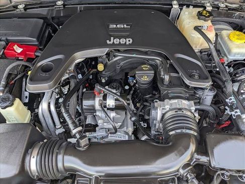 Used 2021 Jeep Wrangler Unlimited Rubicon AWD/4WD image 23