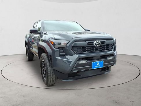 Used 2024 Toyota Tacoma TRD Off-Road w/ TRD Off Road Premium Package AWD/4WD image 4